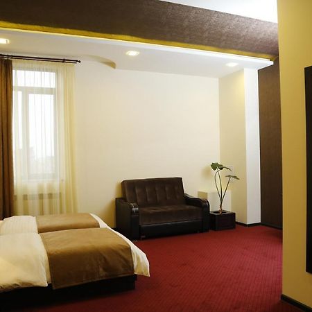 Tomu'S Hotel Gyumri Ngoại thất bức ảnh