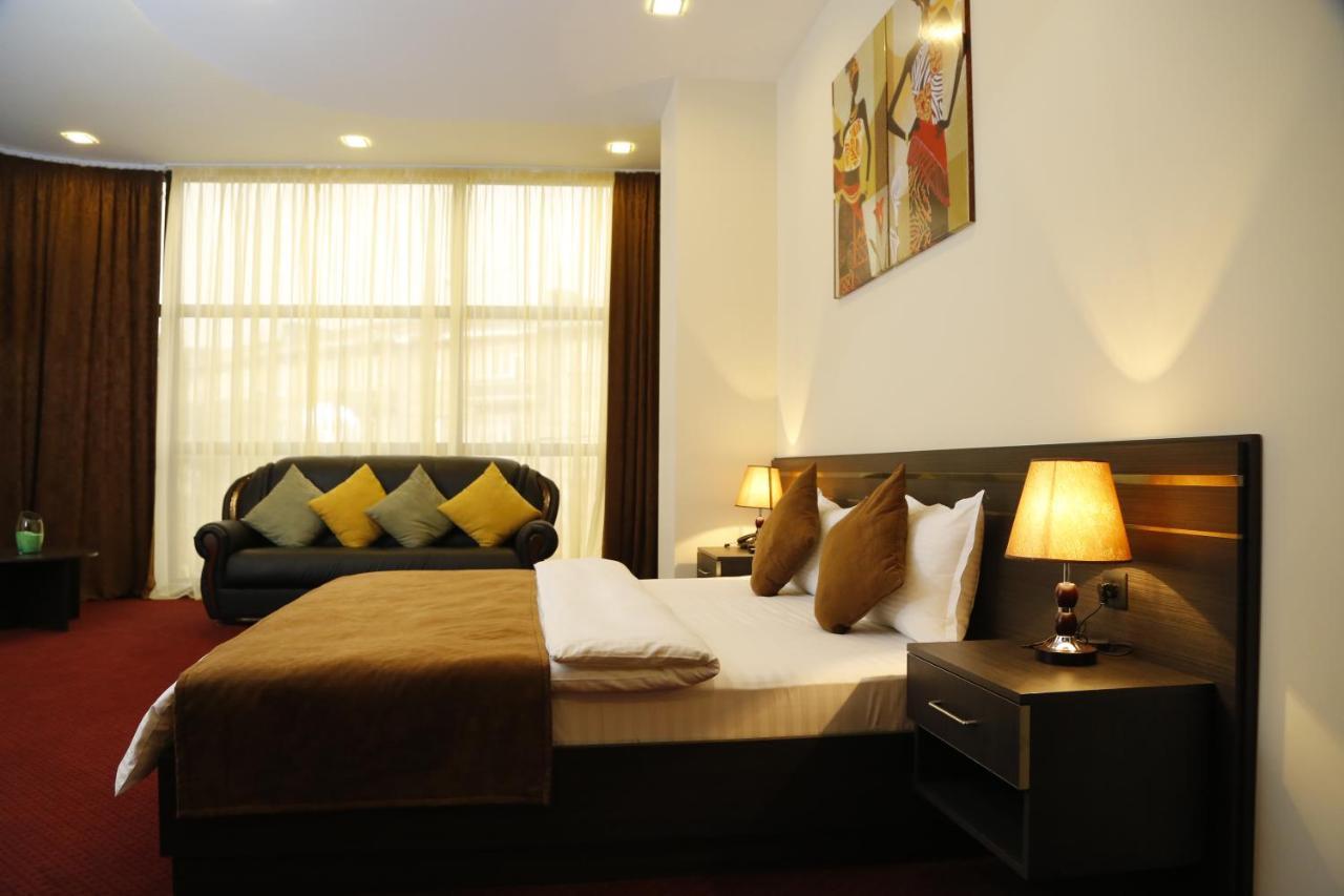 Tomu'S Hotel Gyumri Ngoại thất bức ảnh
