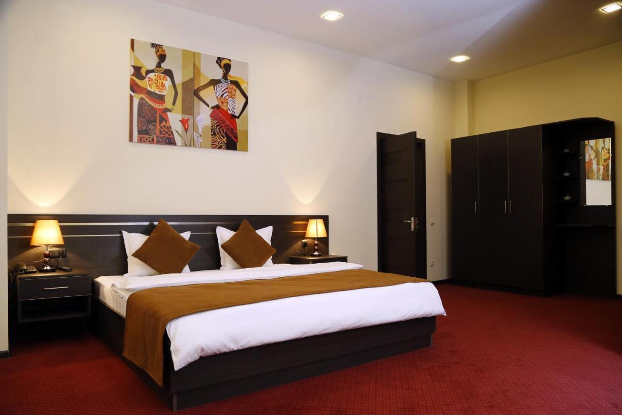 Tomu'S Hotel Gyumri Ngoại thất bức ảnh
