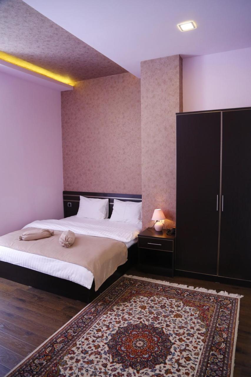 Tomu'S Hotel Gyumri Ngoại thất bức ảnh
