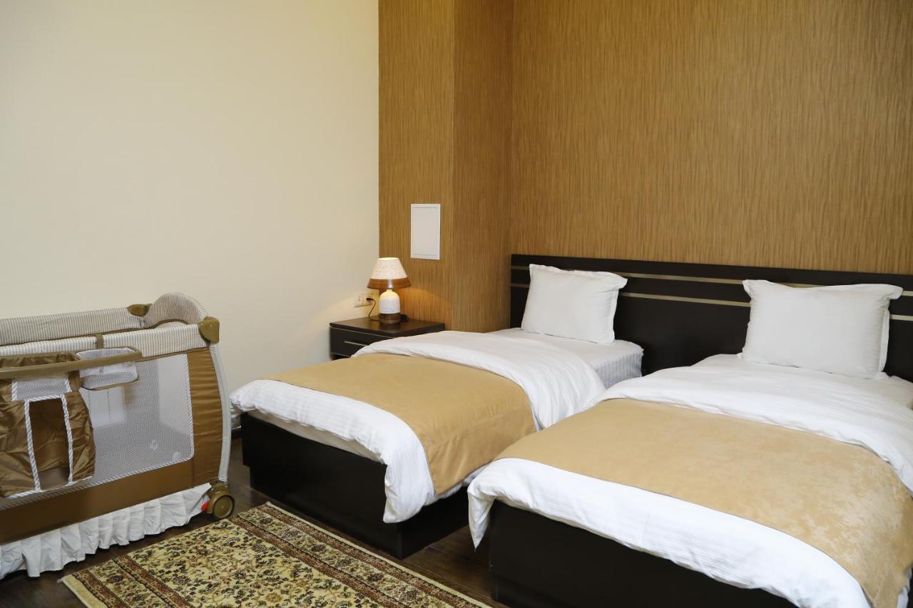 Tomu'S Hotel Gyumri Ngoại thất bức ảnh